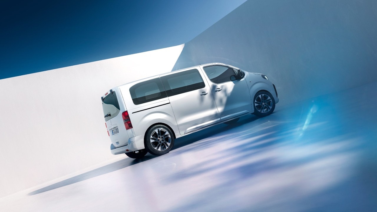  Opel, Zafira vista laterale